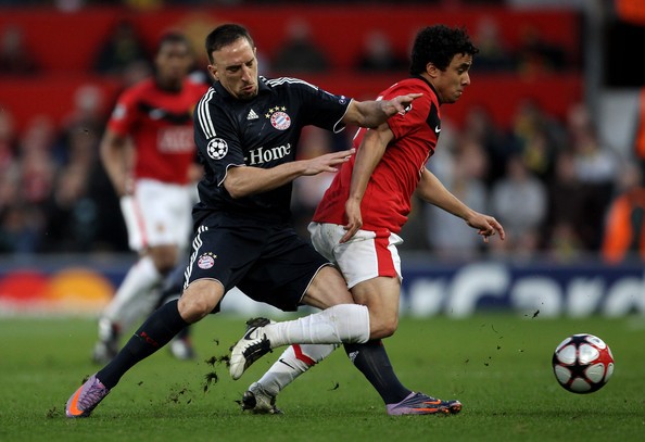Tứ kết Champions League 2009/10, Rafael da Silva khi ấy mới 20 tuổi, phải đối đầu với một trong những tiền vệ cánh xuất sắc nhất bóng đá thế giới Franck Ribery, hậu vệ trẻ người Brazil không những đã bắt chết được Ribery mà còn có những tình huống tham gia tấn công rất tốt.